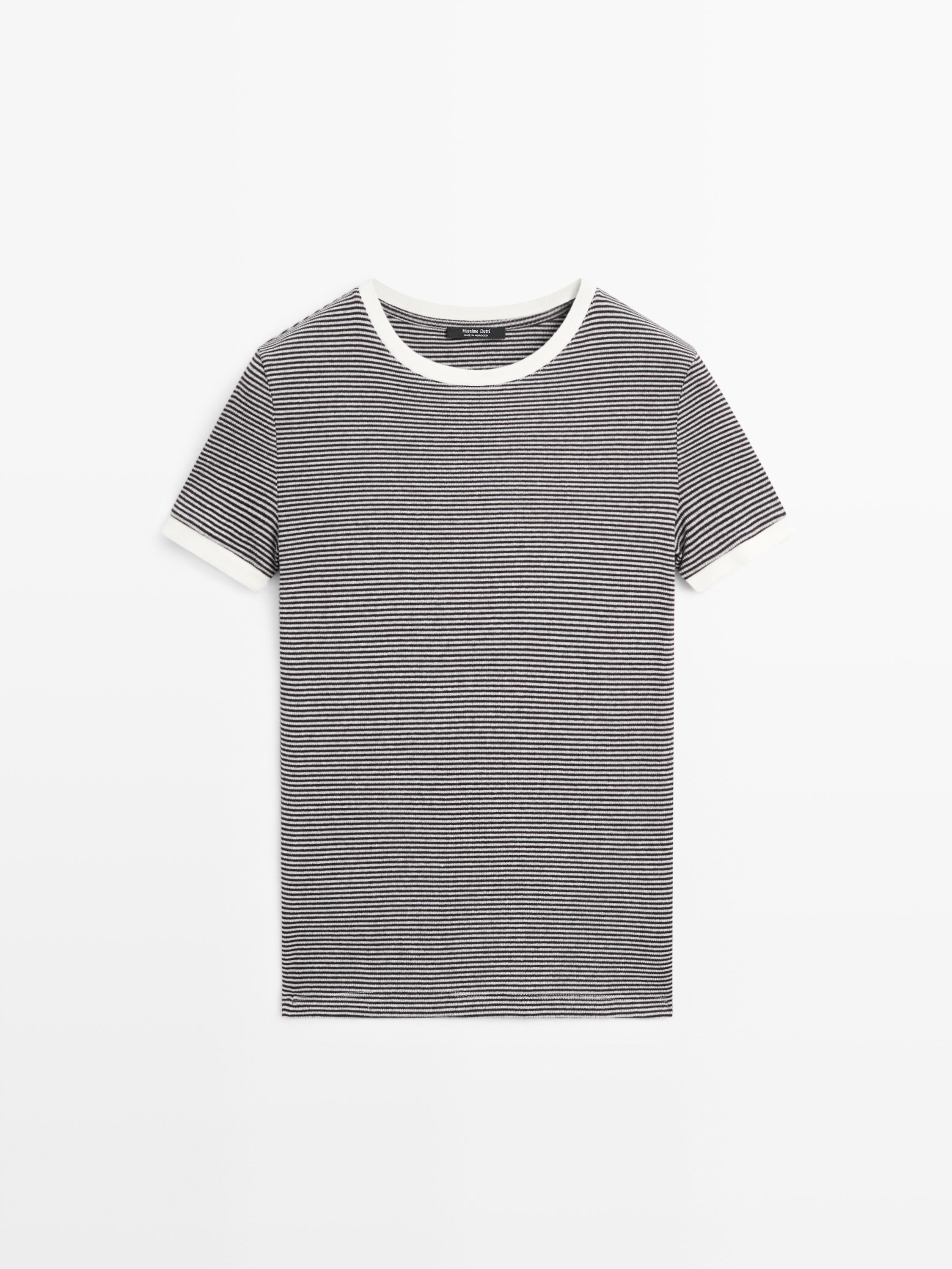 Short sleeve T-shirt with contrast detail